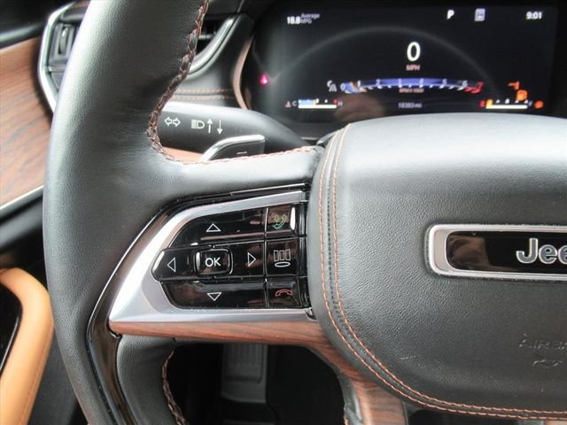 Used 2023 Gray Jeep Summit image 23