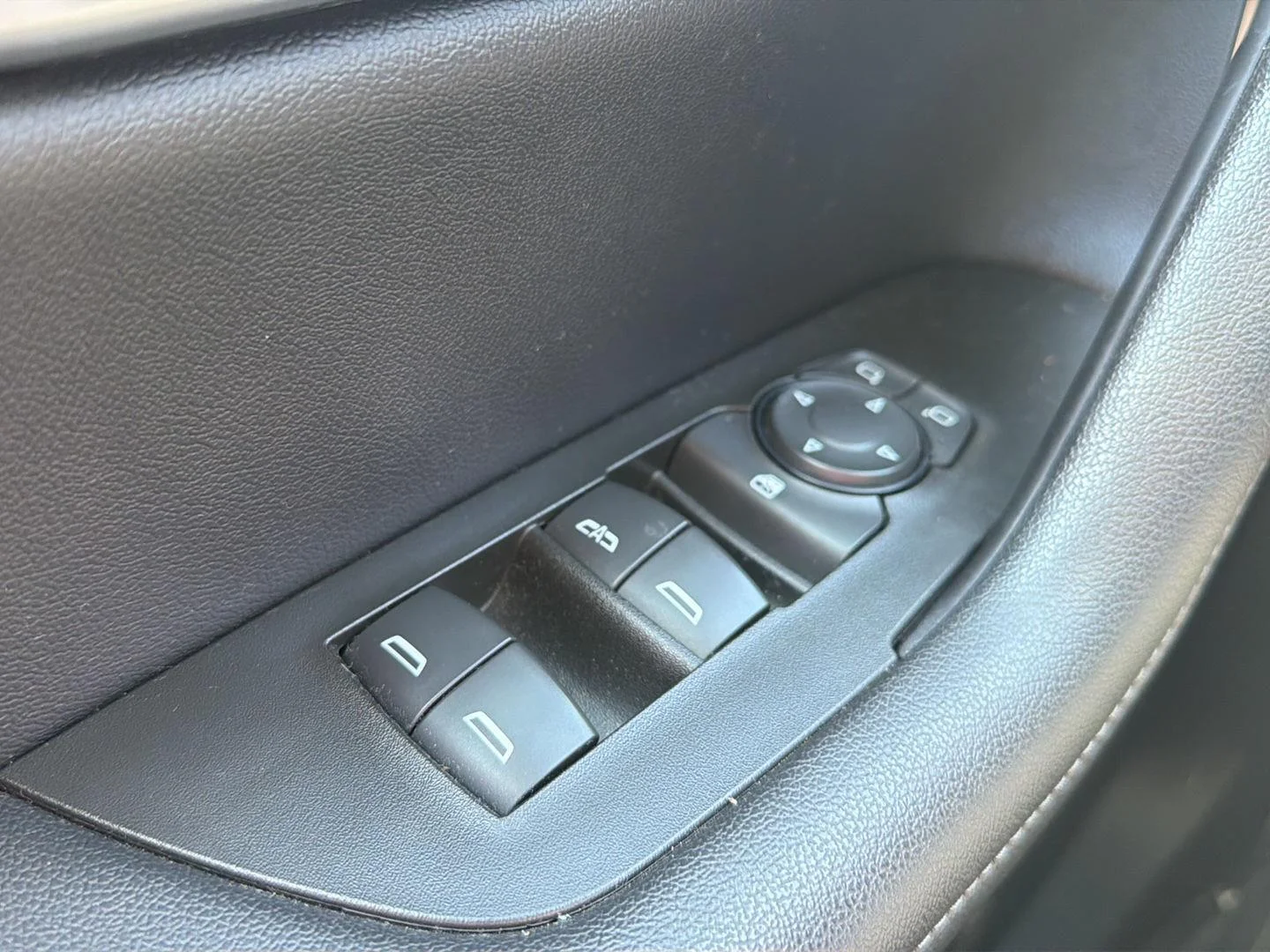 Used 2020 Summit White Chevrolet LT image 17