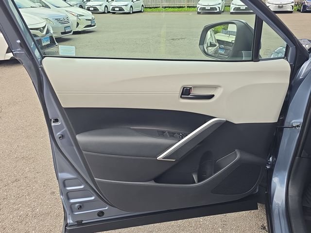 Used 2023  Toyota L image 25