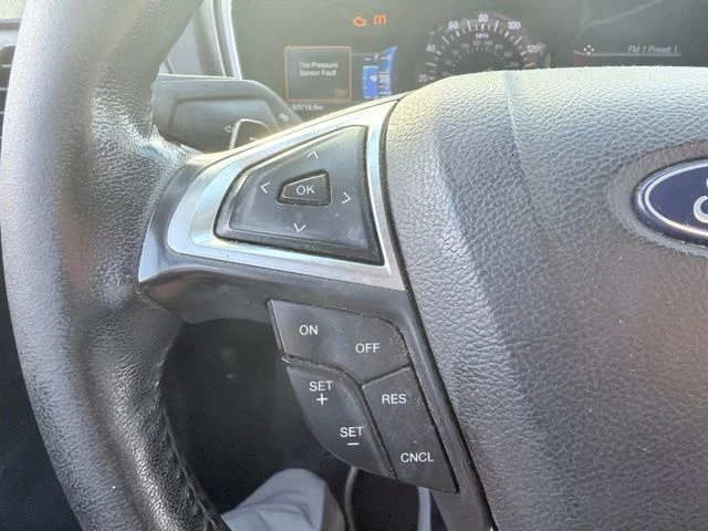 Used 2018 Gold Ford SE image 19