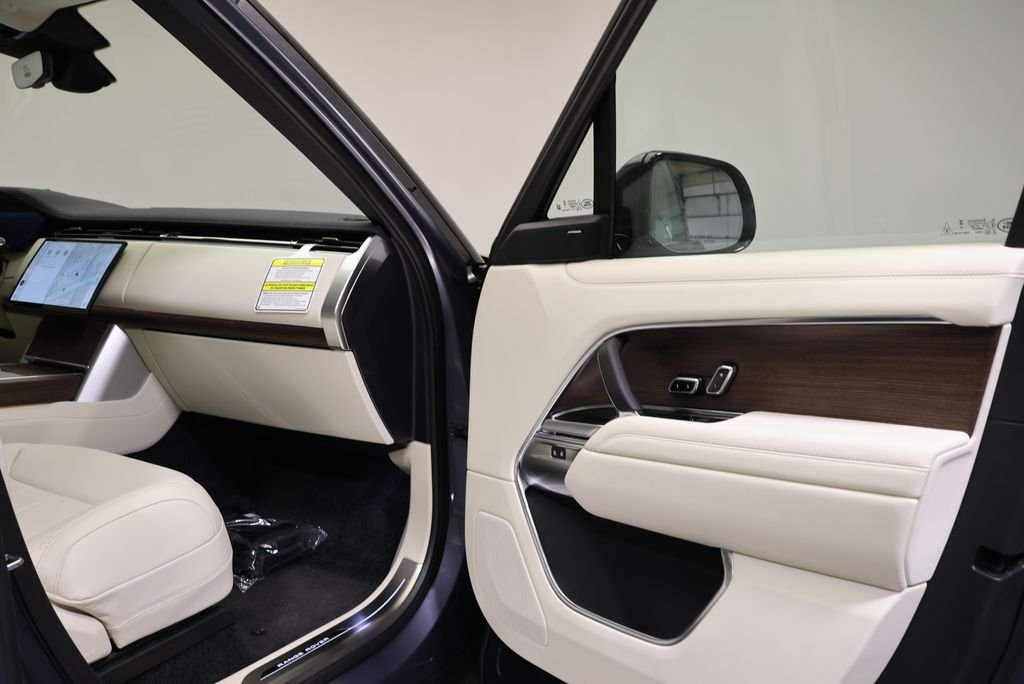 New 2026 Varesine Blue Land Rover SE image 38