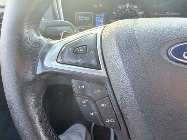 Used 2018 Gold Ford SE image 19