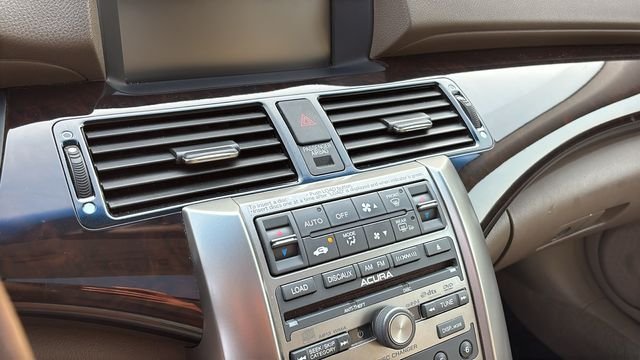 Used 2011 Pomegranate Pearl Acura 3.7 image 17