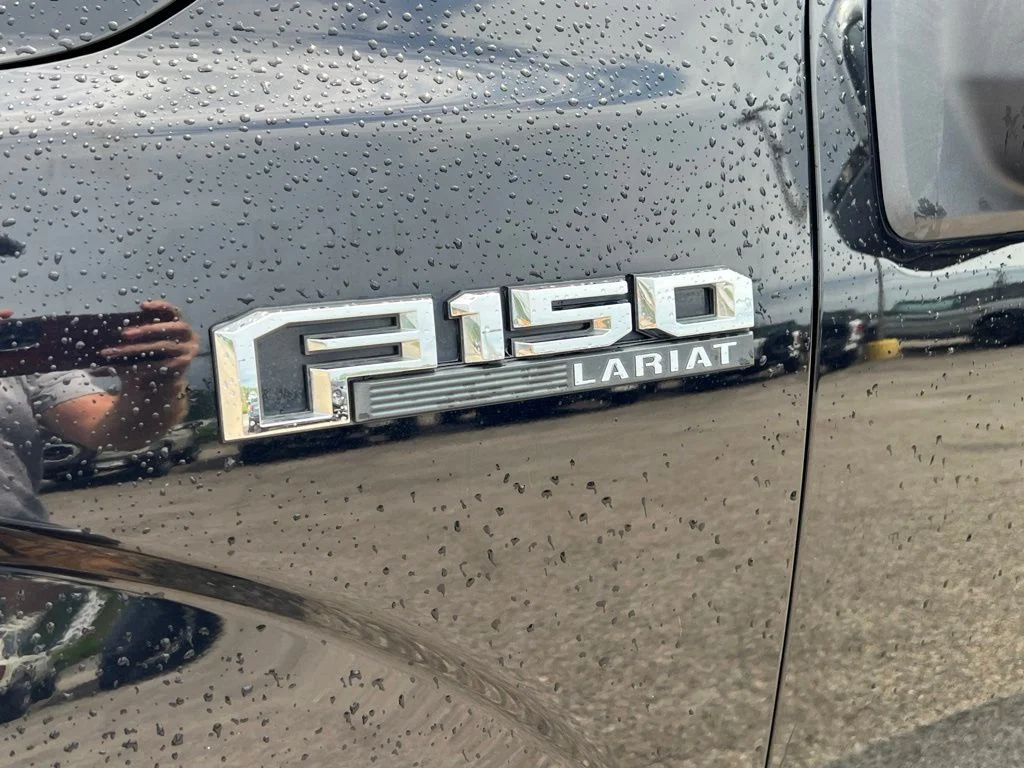 Used 2019 Black Metallic Ford Lariat image 5