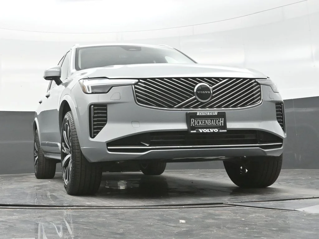 New 2026 Vapour Grey Volvo Core image 31