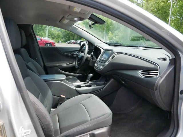 Used 2017 Silver Chevrolet Hybrid image 8