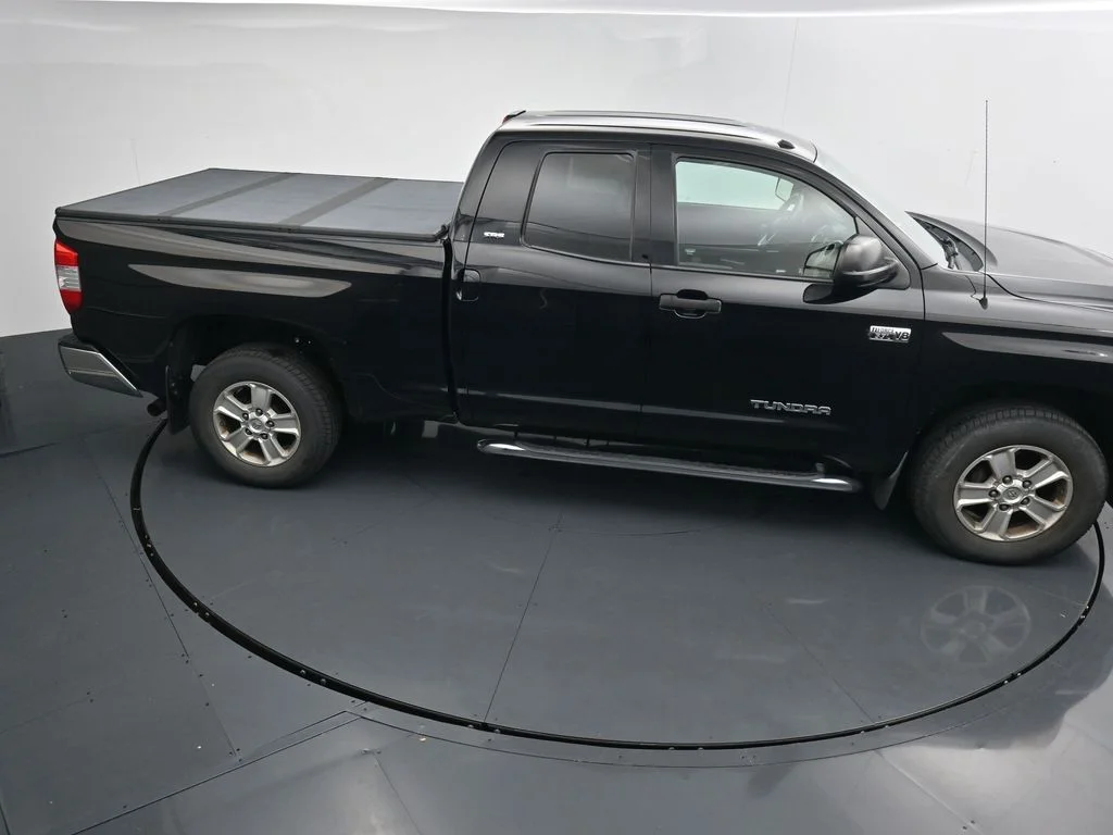 Used 2017 Black Toyota SR5 image 16