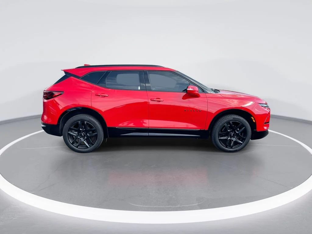 Used 2023 Red Chevrolet RS image 9