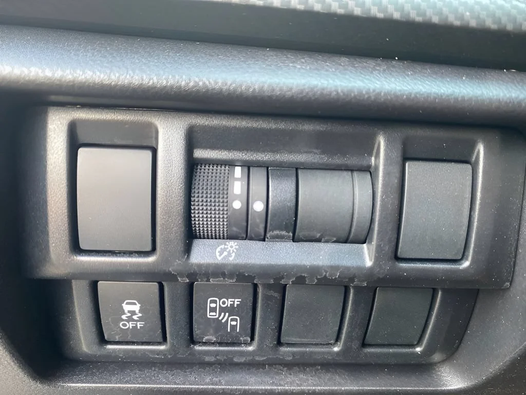 Used 2020  Subaru Premium image 15