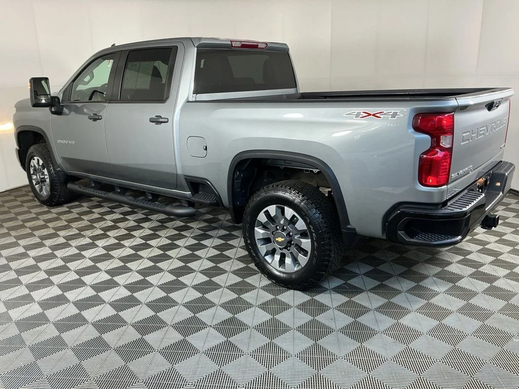 Used 2024 Gray Chevrolet Custom image 11
