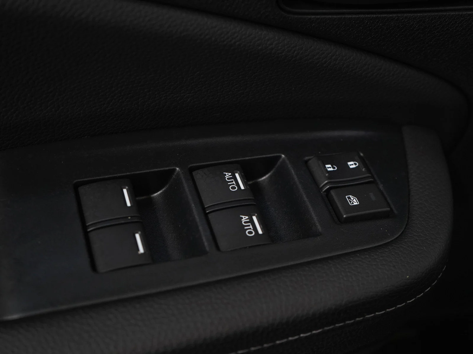 Used 2023 Black Honda EX-L AWD image 22