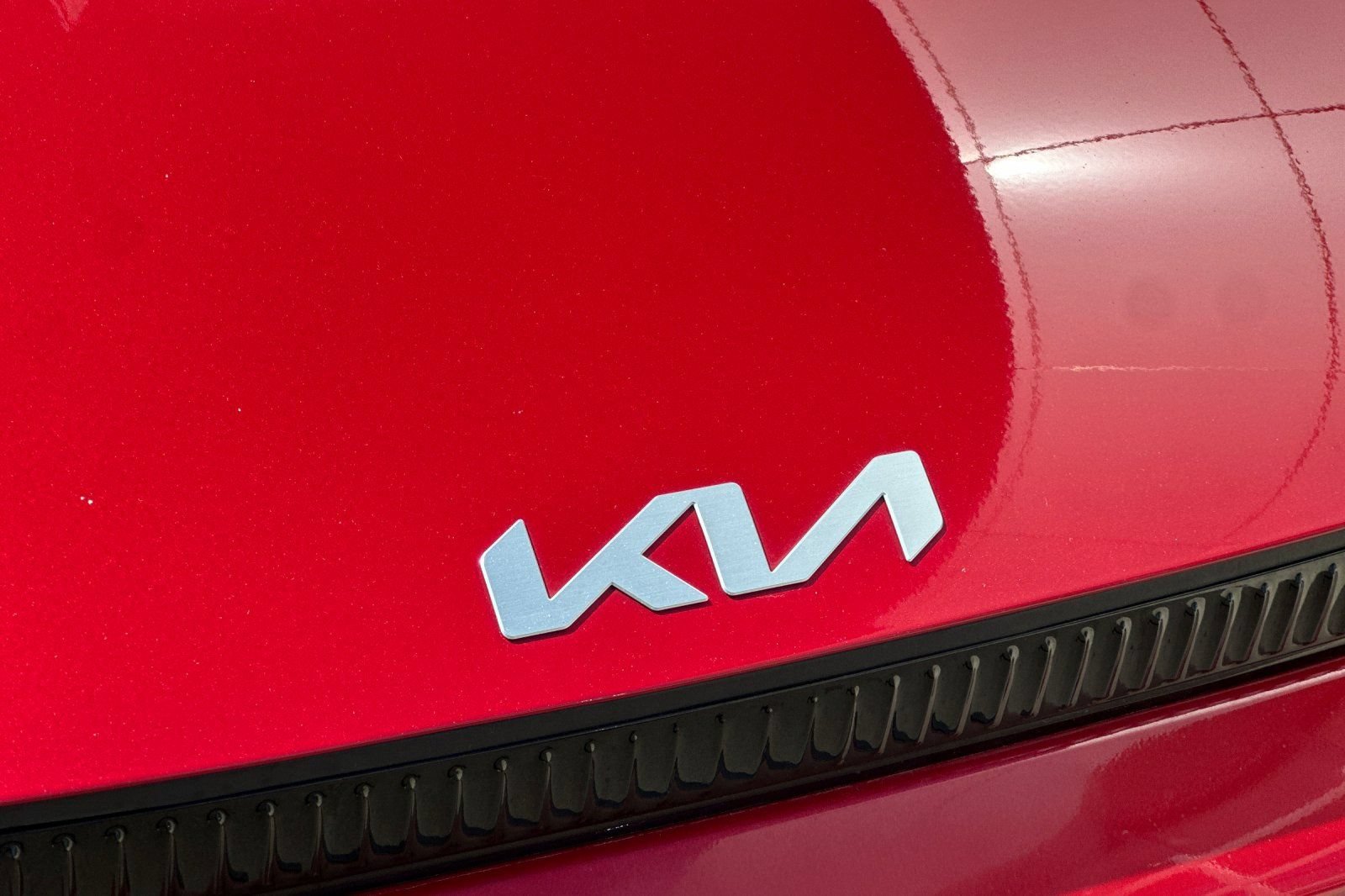 Used 2024 Red Kia Light Long Range image 37
