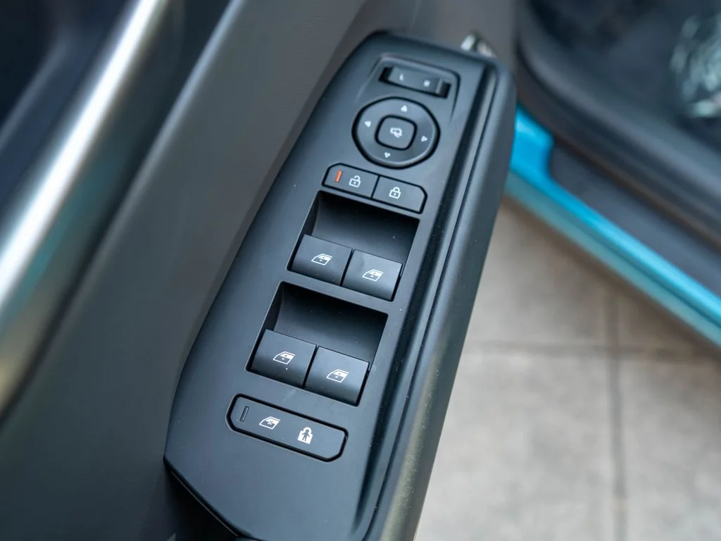New 2026 Ocean Blue Kia Wind AWD image 19