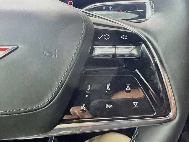 2027 Cadillac OPTIQ V-Series - Photo 13