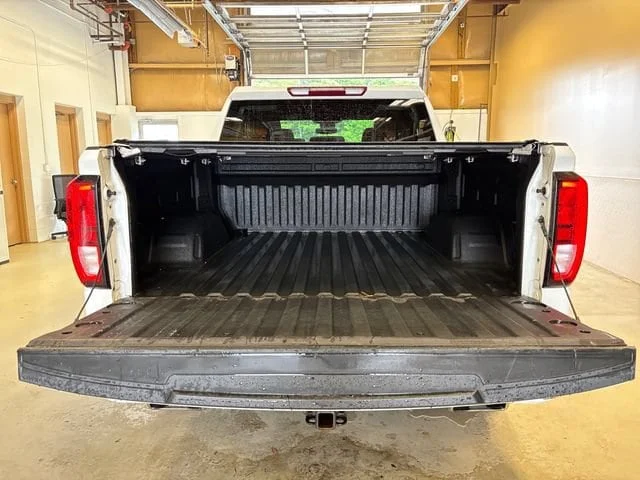 Used 2024 Summit White GMC Elevation image 18