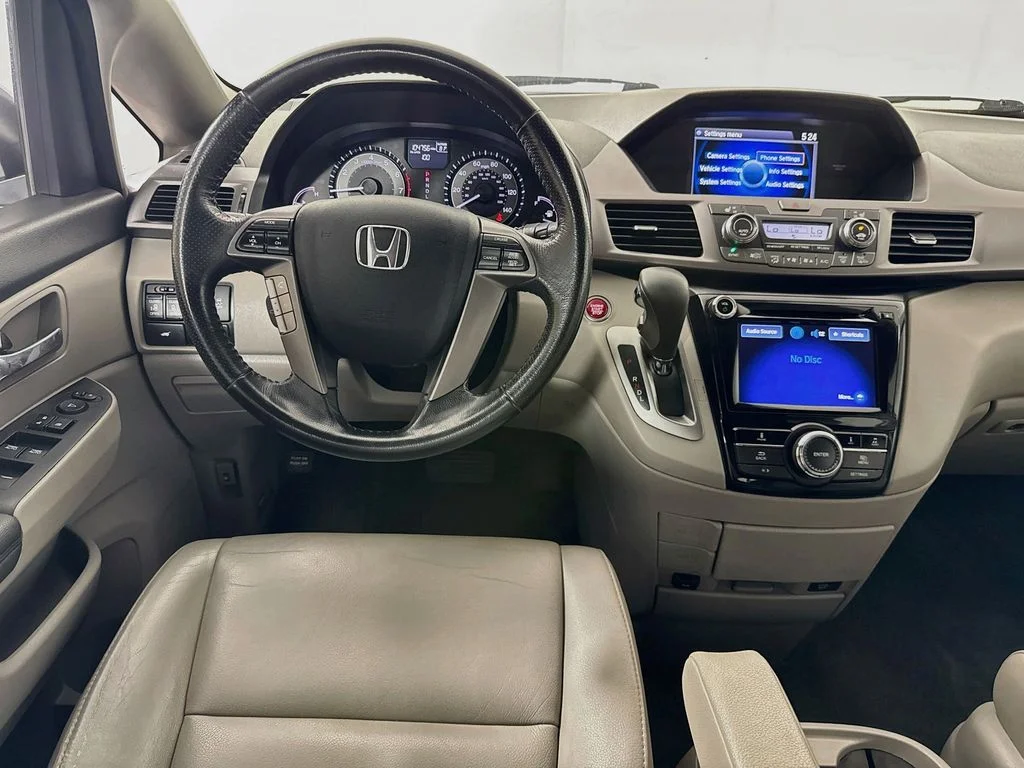 Used 2014 Silver Honda EX-L image 29