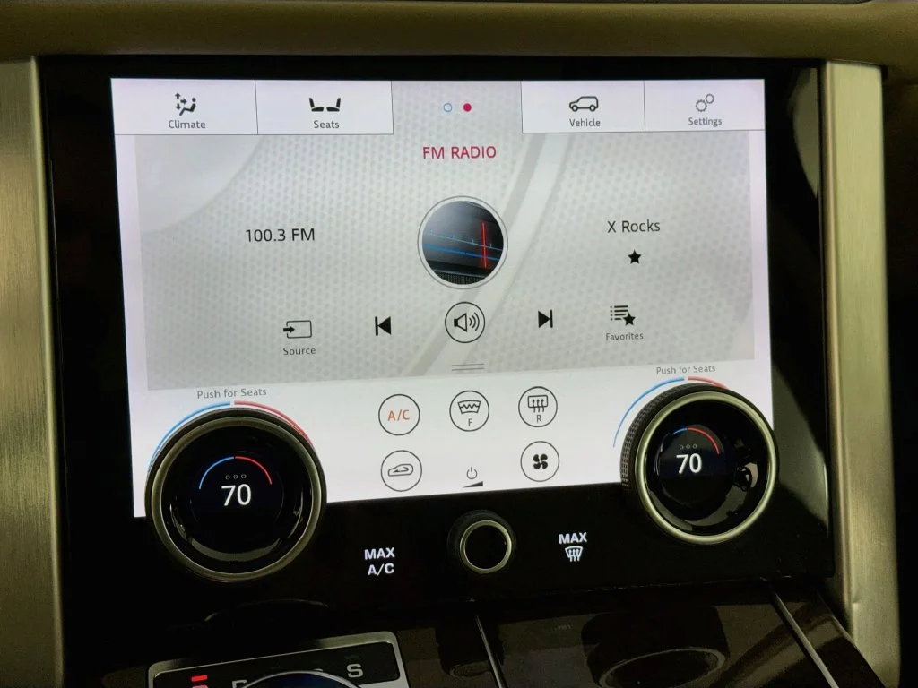 Used 2018 Gray Land Rover HSE image 15