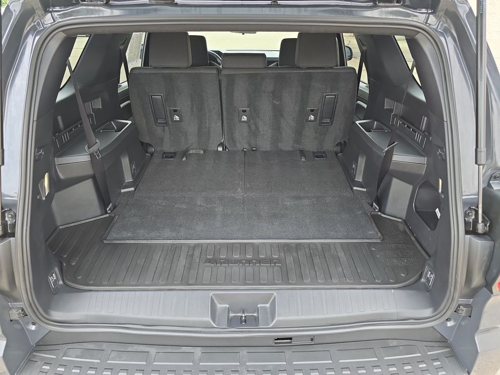 Certified Used 2025  Toyota SR5 image 34