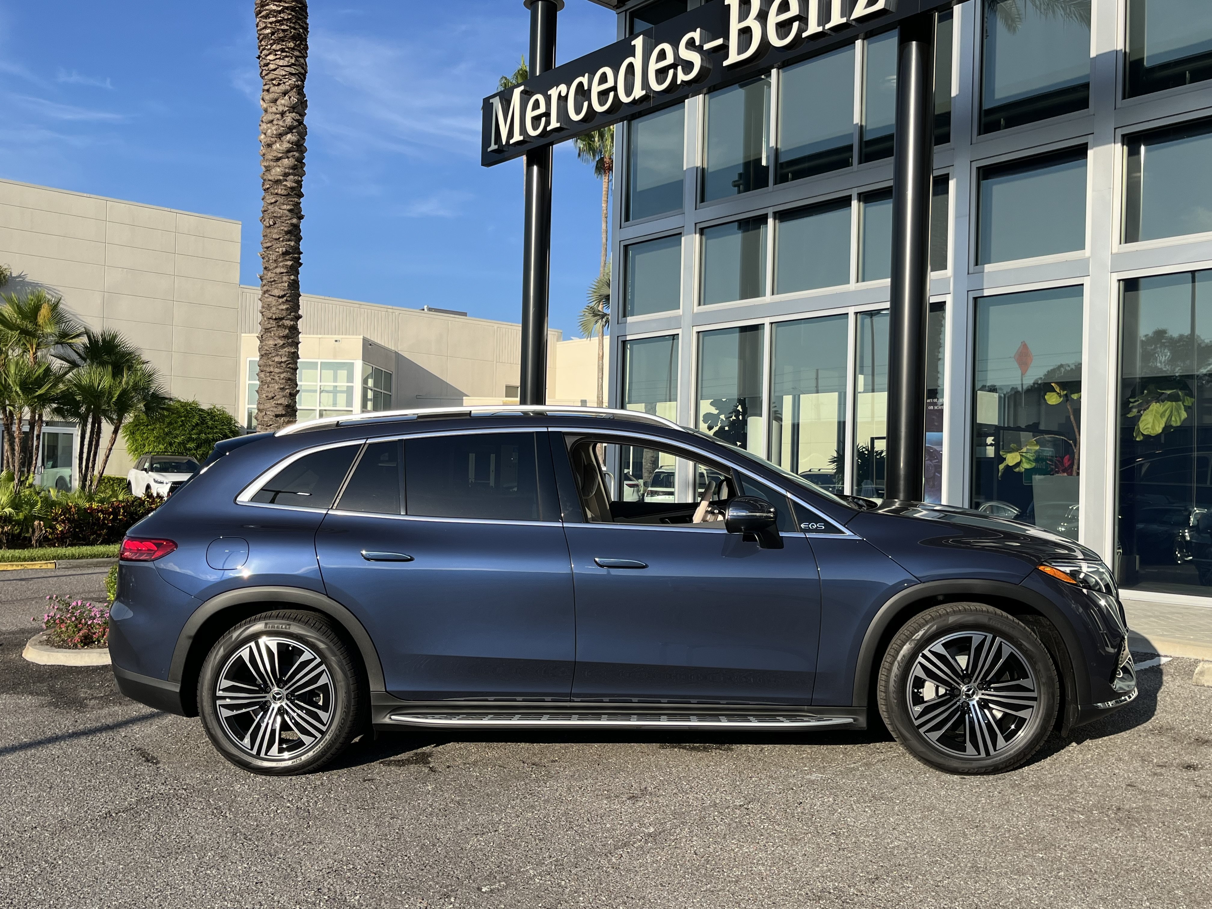 New 2026 Twilight Blue Metallic Mercedes-Benz EQS 400 image 8