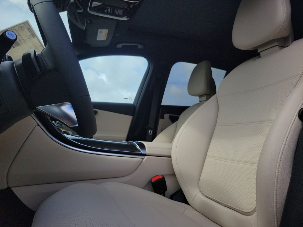 New 2026 White Mercedes-Benz GLC 300 image 20