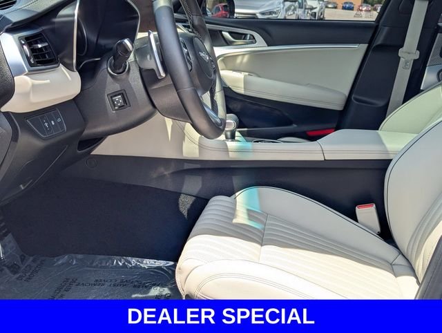 Used 2023 Silver Genesis 2.0T image 11