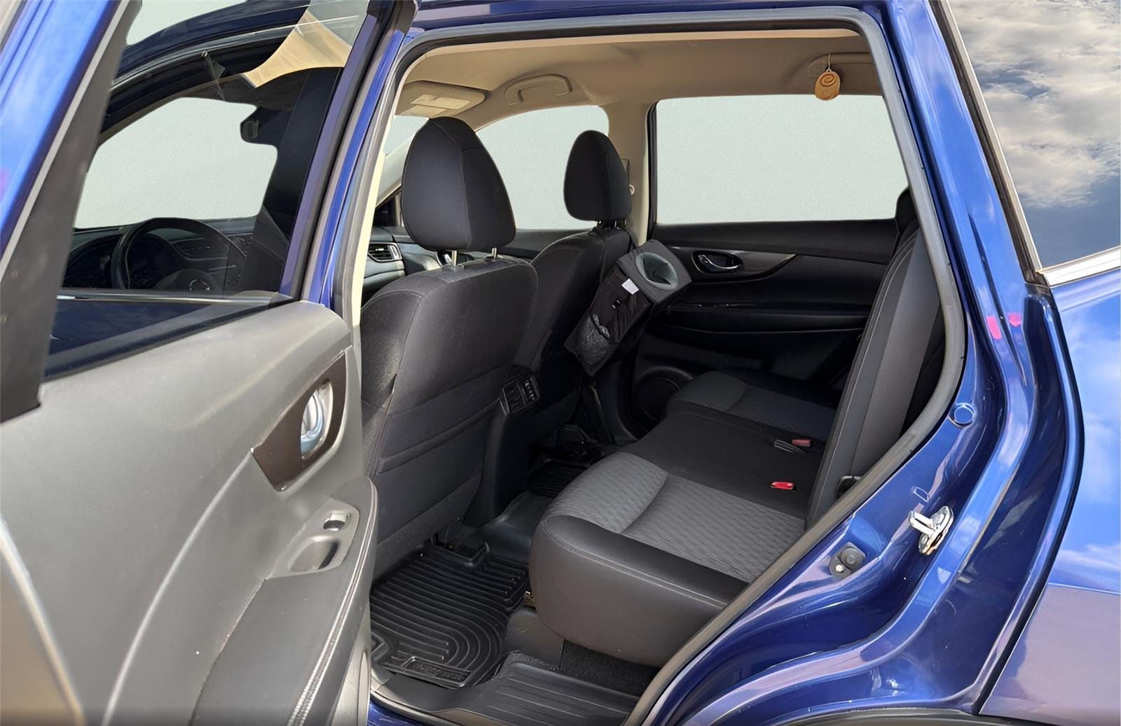 Used 2019 Caspian Blue Metallic Nissan SV image 10
