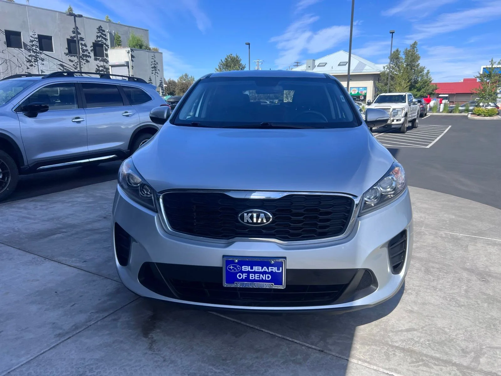 Used 2019 Sparkling Silver Kia L image 3