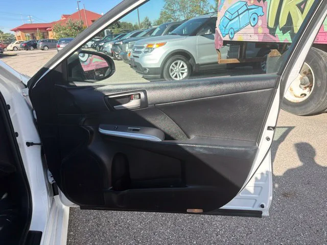 Used 2013 White Toyota SE image 30