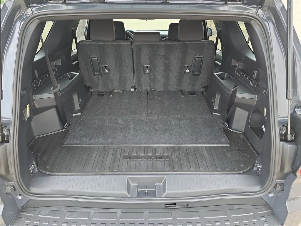 Used 2025  Toyota SR5 image 34