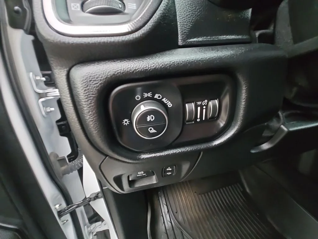 Used 2022 White Ram Rebel image 26