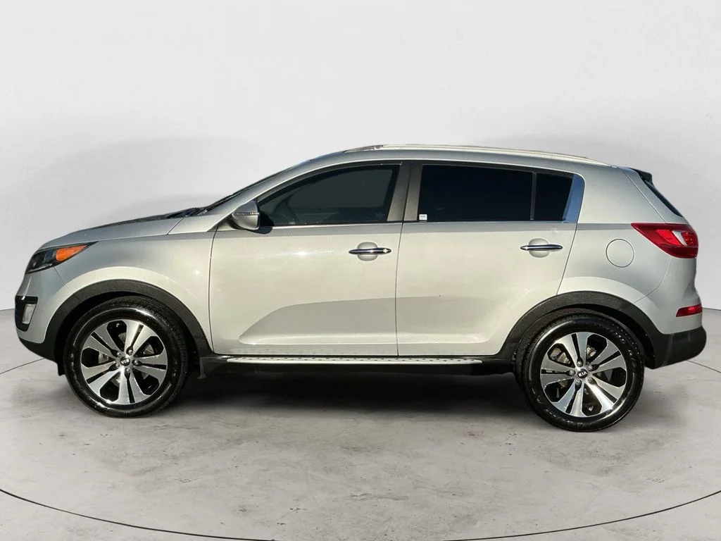 Used 2013 Silver Kia EX image 8