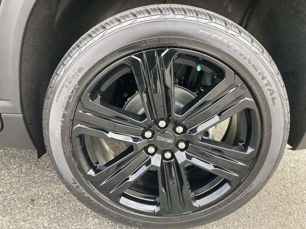 New 2026 Sterling Metallic GMC Elevation image 10