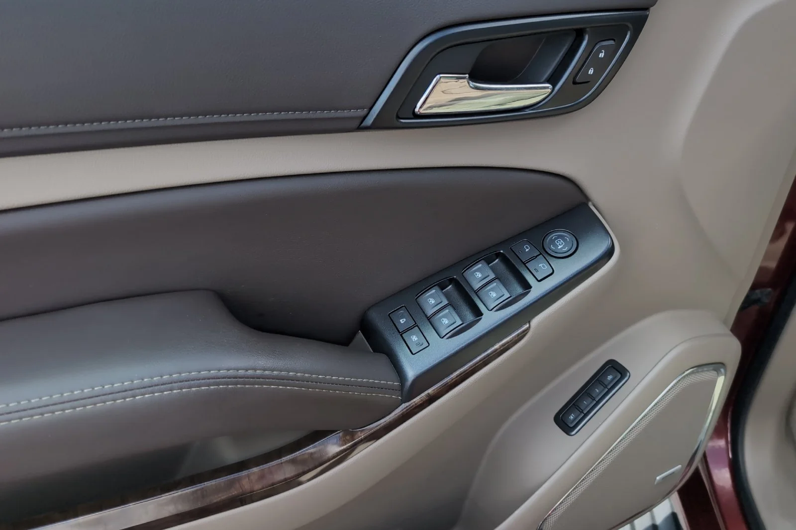Used 2020 SIREN RED TINTCOAT Chevrolet LT image 12