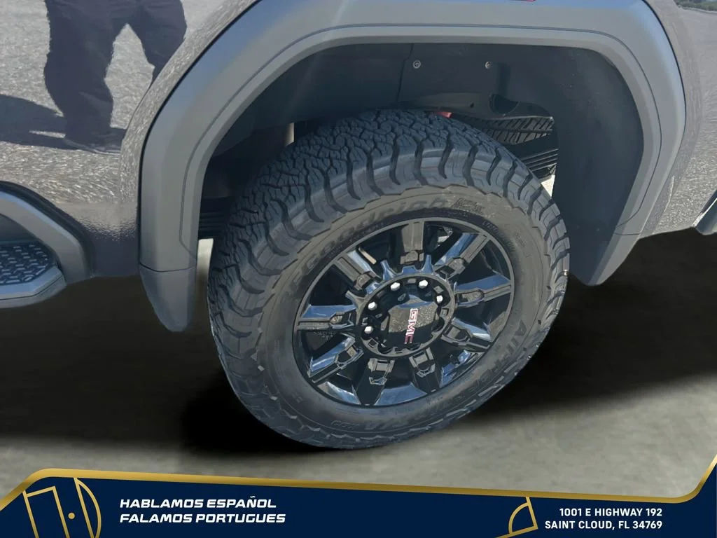 Used 2025 Titanium Rush Metallic GMC AT4 image 38