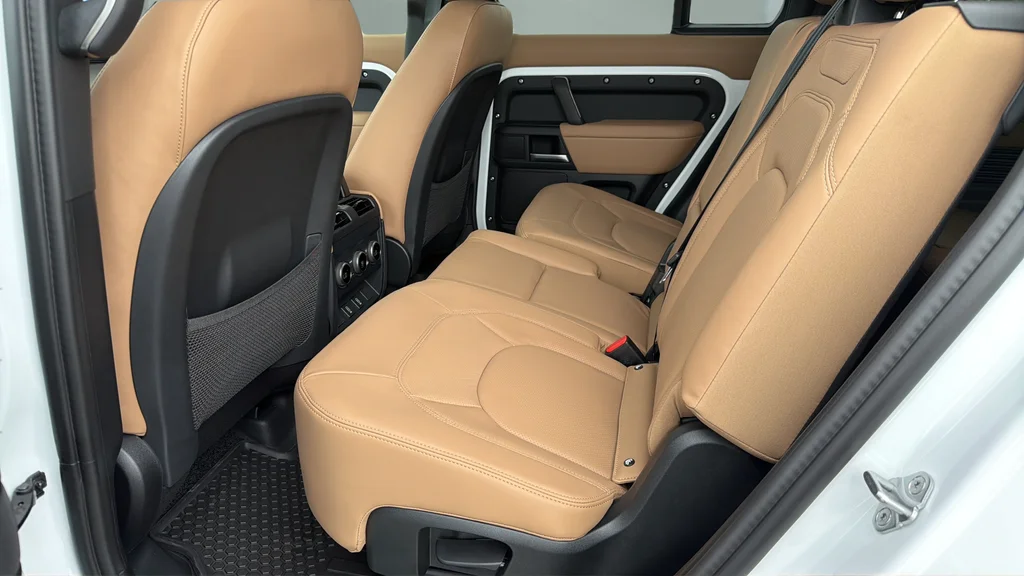 New 2026 White Land Rover S image 19