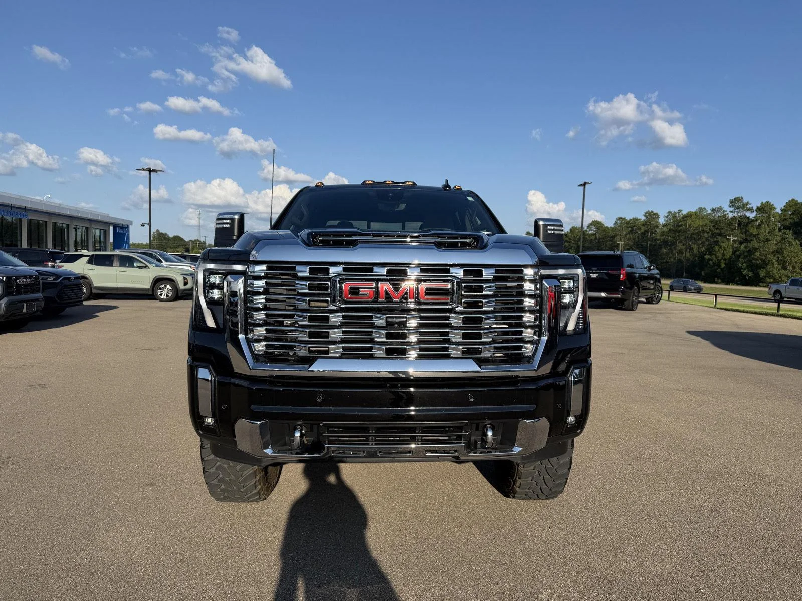 Used 2025 Onyx Black GMC Denali image 2