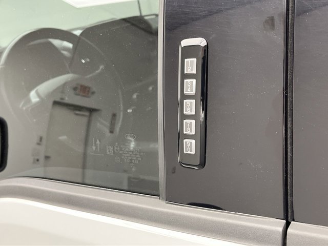Used 2023 Avalanche Ford XLT image 9