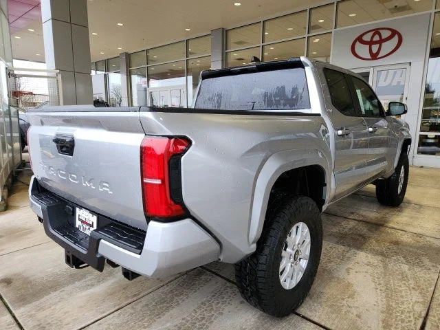 2025 Toyota Tacoma SR5 - Photo 11