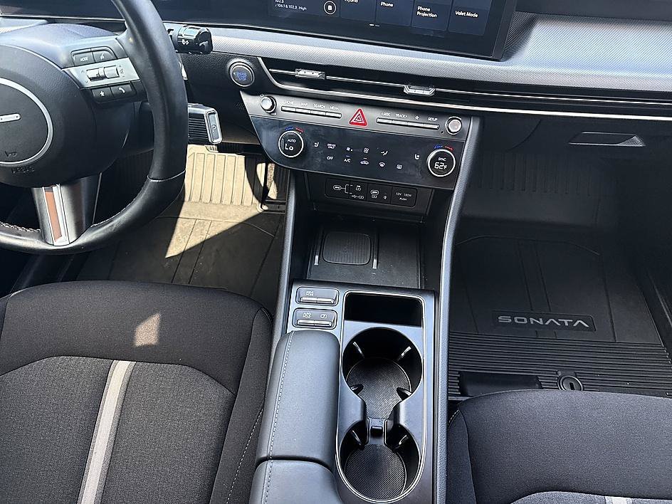 Used 2025 Abyss Black Hyundai SEL image 18
