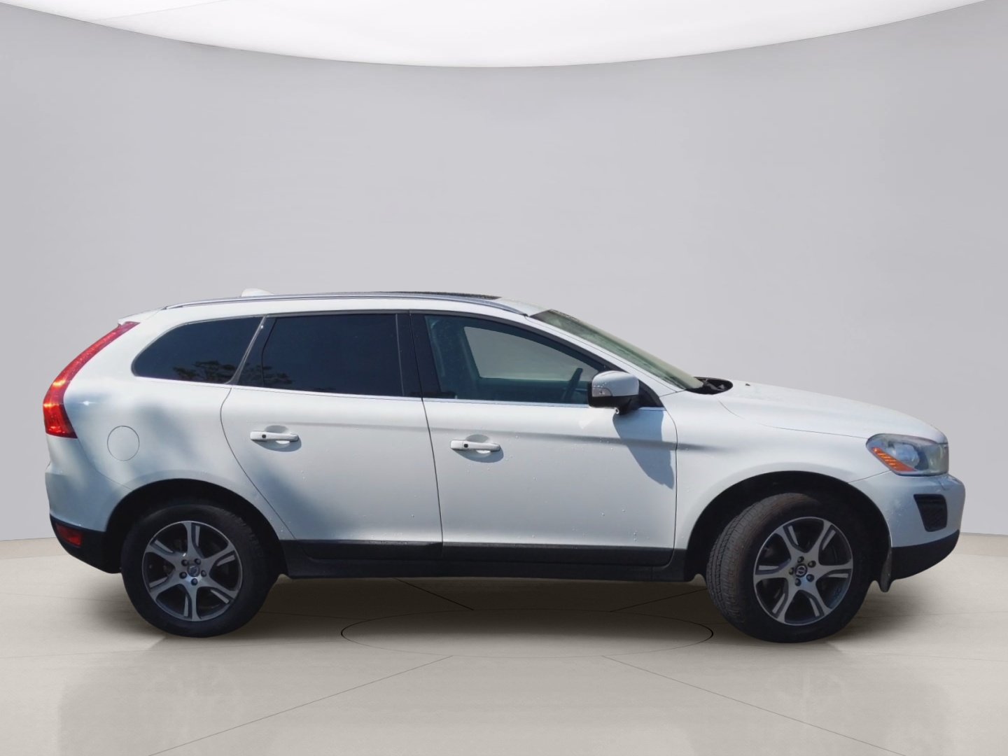 Used 2013 White Volvo T6 image 4