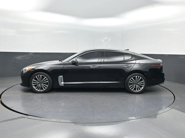 Used 2019 Black Kia Base image 2