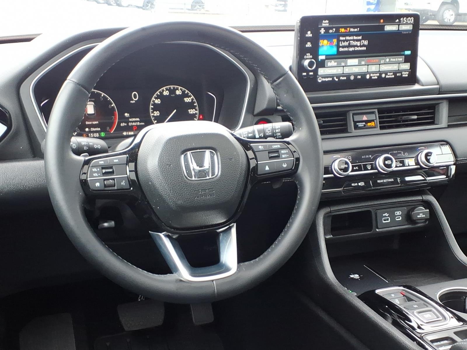 Used 2025  Honda Touring image 3