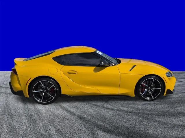 Used 2021 Yellow Toyota 3.0 image 3