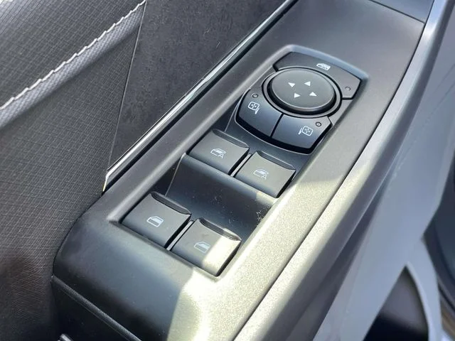 New 2026 Carbonized Gray Metallic Ford XLT image 15