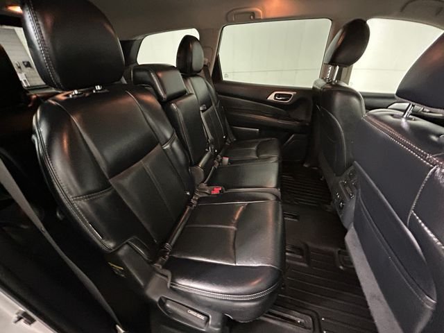Used 2020 Silver Nissan SL image 17