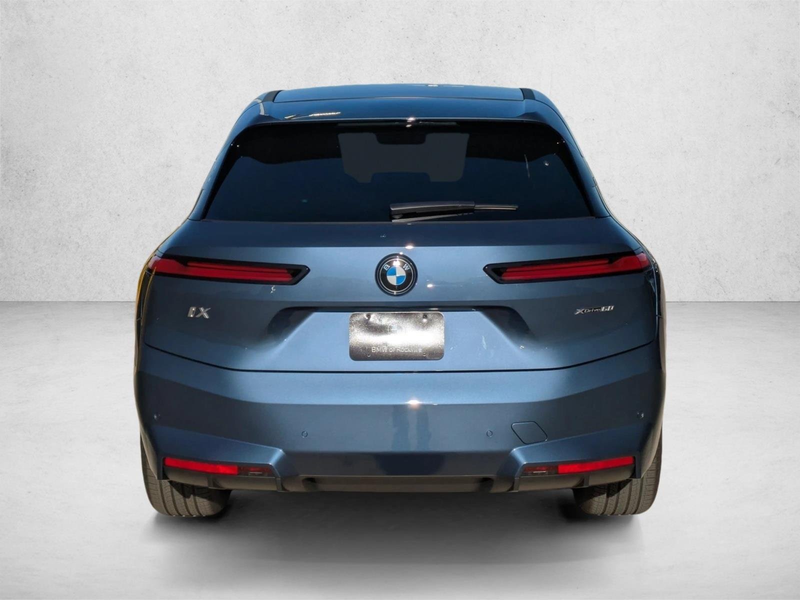 Used 2026 Arctic Race Blue Metallic BMW xDrive60 image 8