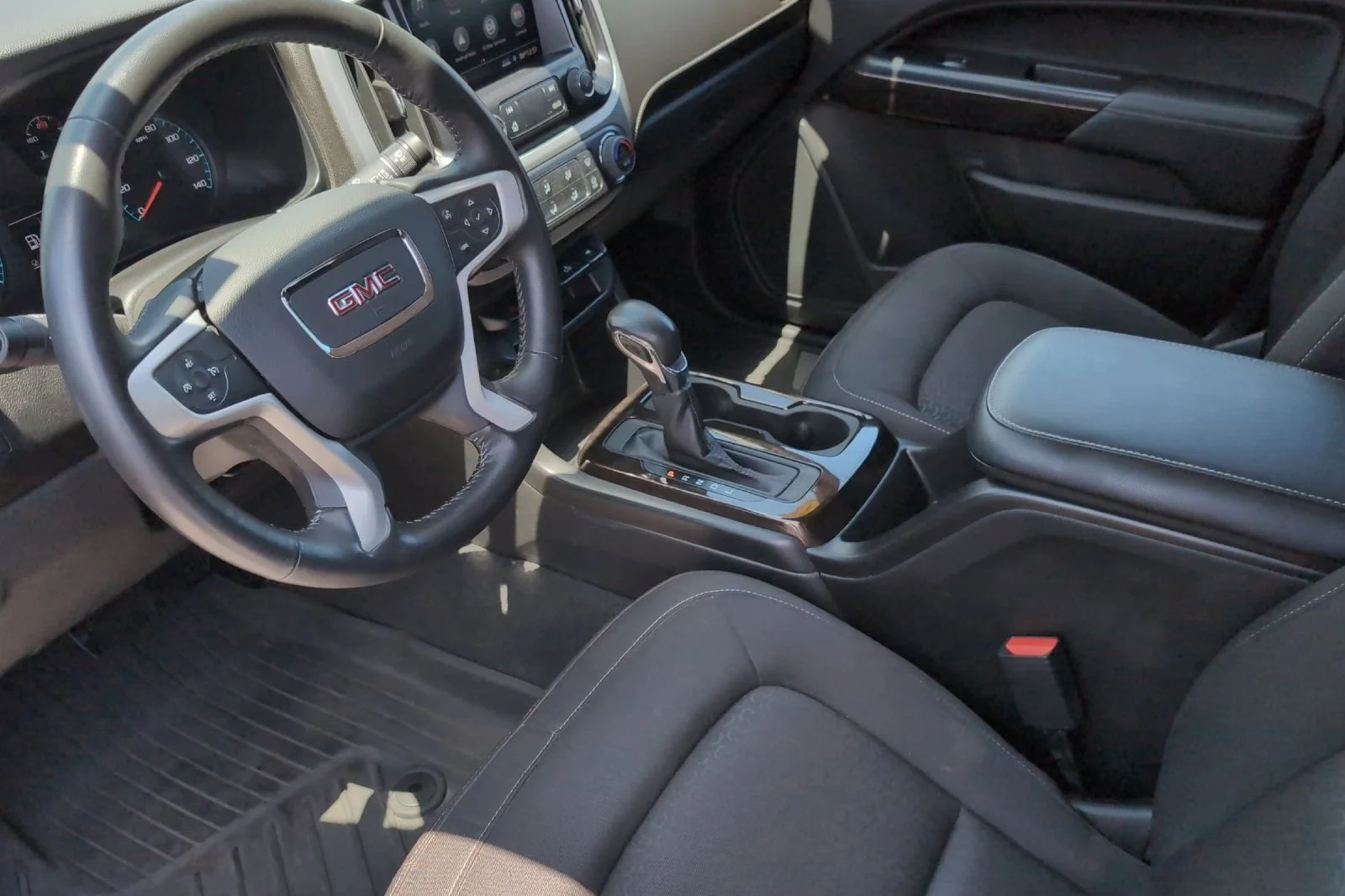 Used 2022 Satin Steel Metallic GMC Elevation image 11