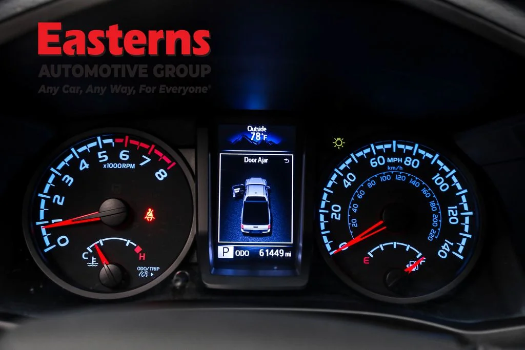 Used 2021 White Toyota SR image 17