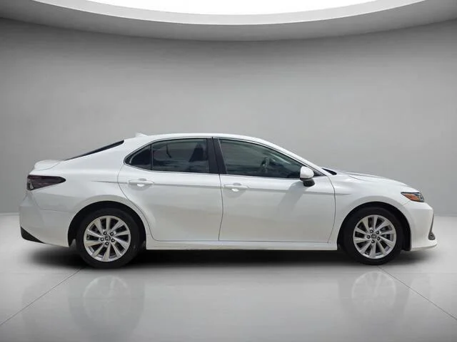 Used 2023 Ice Cap Toyota LE image 6