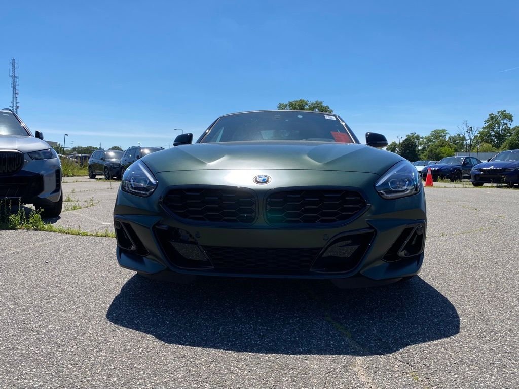 New 2026 Frozen Deep Green Metallic BMW M40i image 2